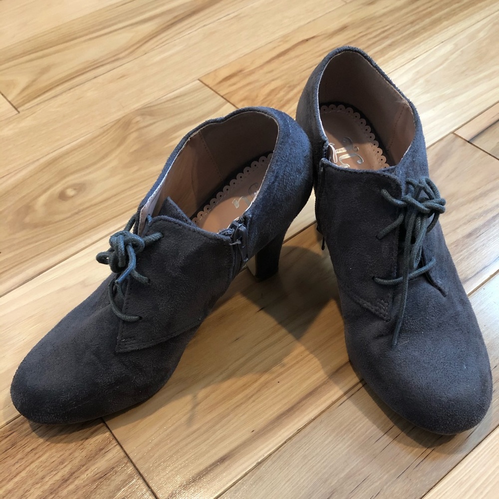 Journey Collection Oxford High Heels - Size 7 1/2
